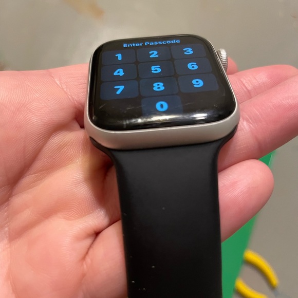 Apple Watch - Picture 3 of 3